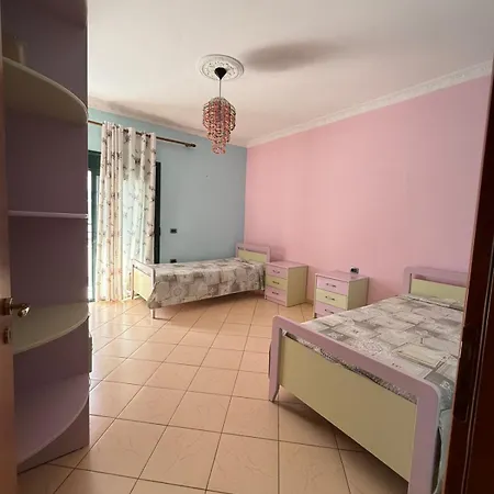 Lucas Appartamento Vlorë